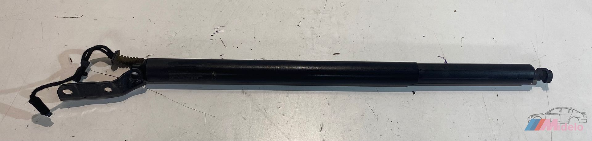 BMW F40 ACHTERKLEP VEER RECHTS 17893910 gas spring gas spring dampers rear lid single usado en Menorca