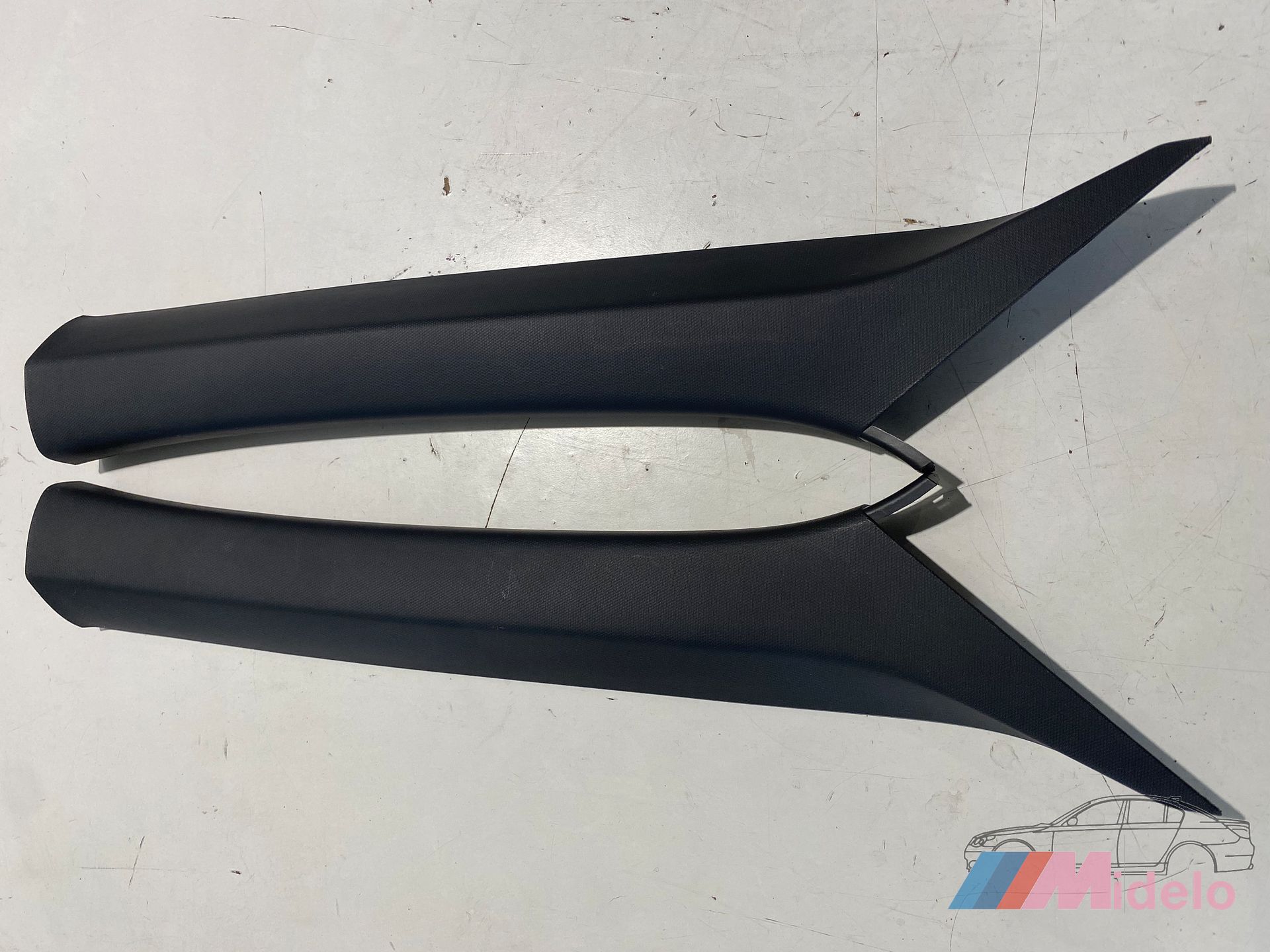 VW TIGUAN STIJLBEKLEDING 5NA867234 5NA867233 pillar trim usado en Menorca