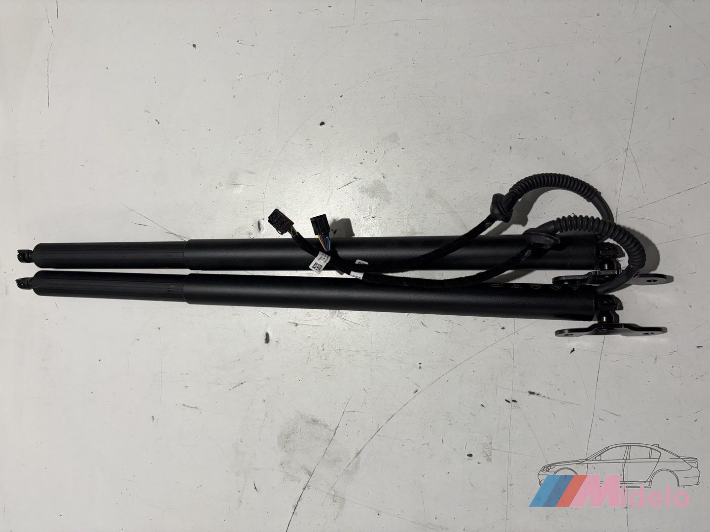 AUDI A3 8Y ACHTERKLEP VEREN ELEKTRISCH 8Y4827851G gas spring gas spring dampers rear lid left and right usado en Menorca