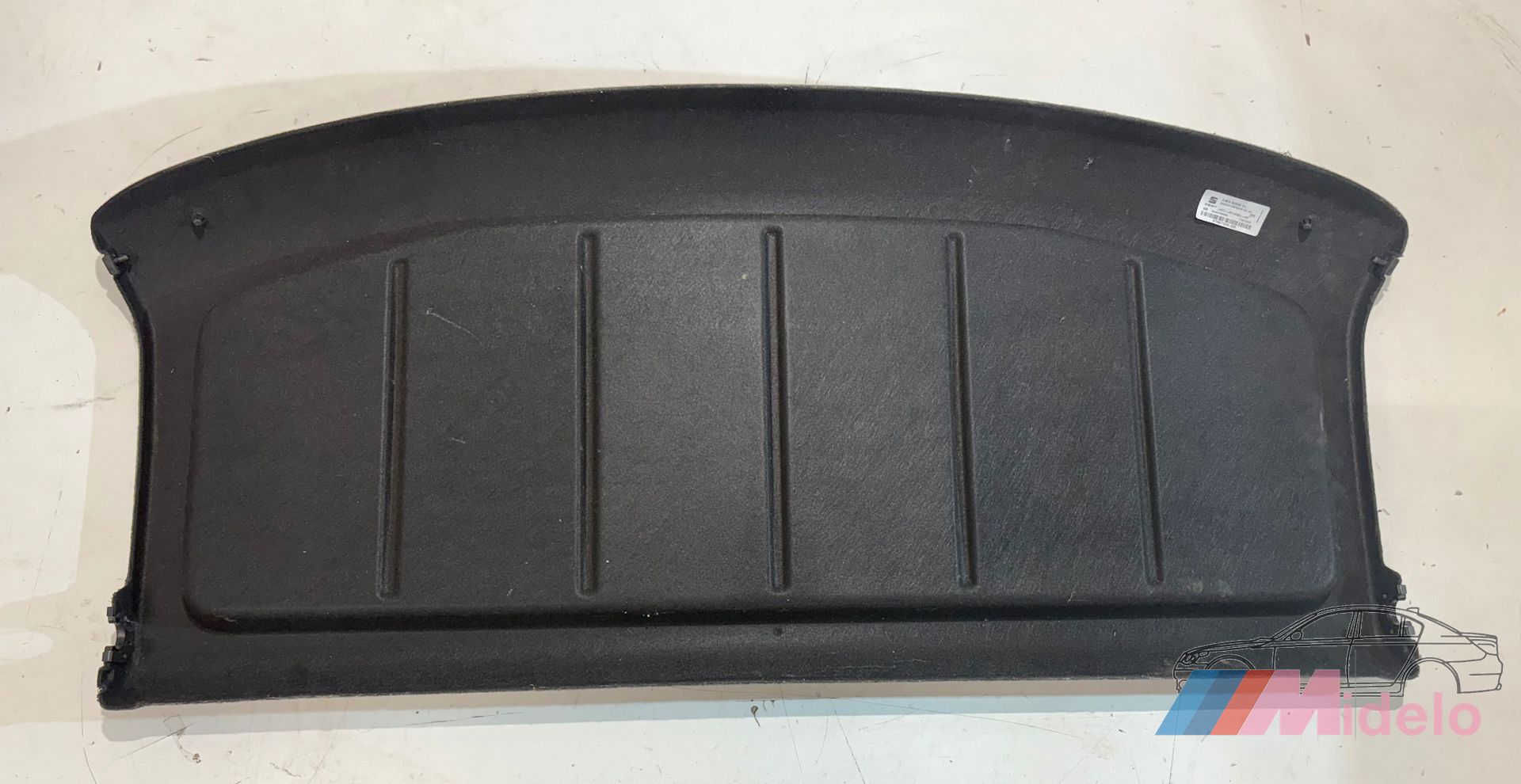 SEAT ARONA HOEDENPLANK 6F9867769B rear shelf roll cover usado en Menorca foto 2