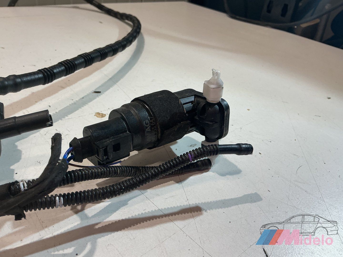 AUDI A3 RUIT EN KOPLAMP SPROEIER 6R0955681 8K9955681 windshield washer pump usado en Menorca foto 3