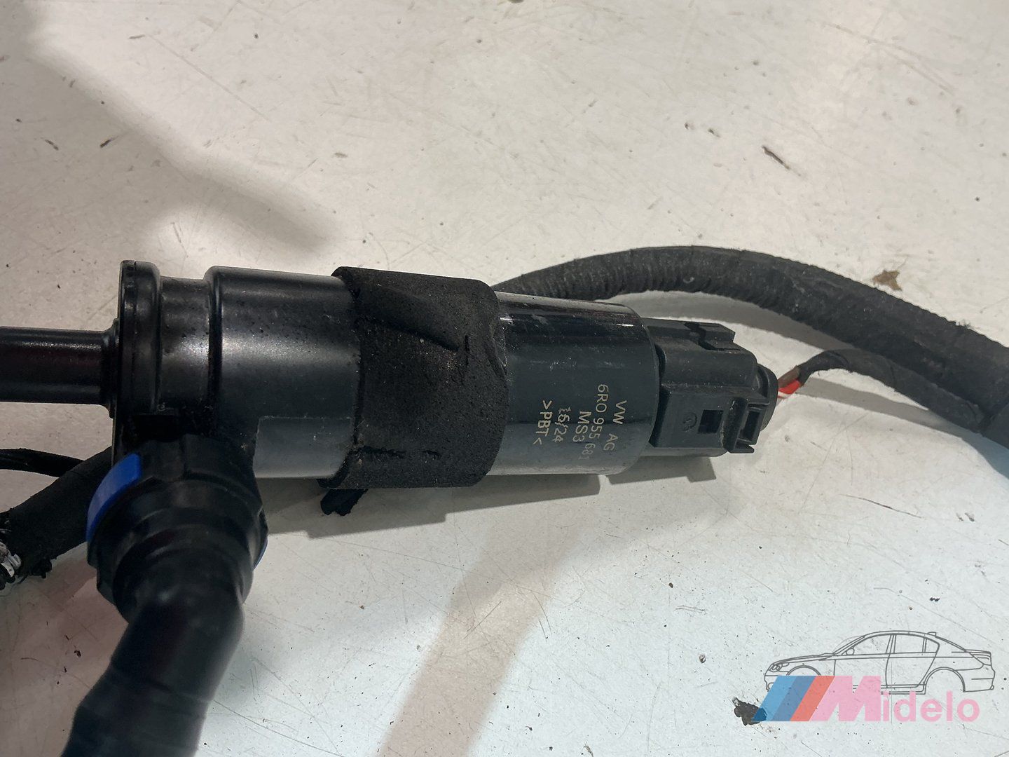 AUDI A3 RUIT EN KOPLAMP SPROEIER 6R0955681 8K9955681 windshield washer pump usado en Menorca foto 2