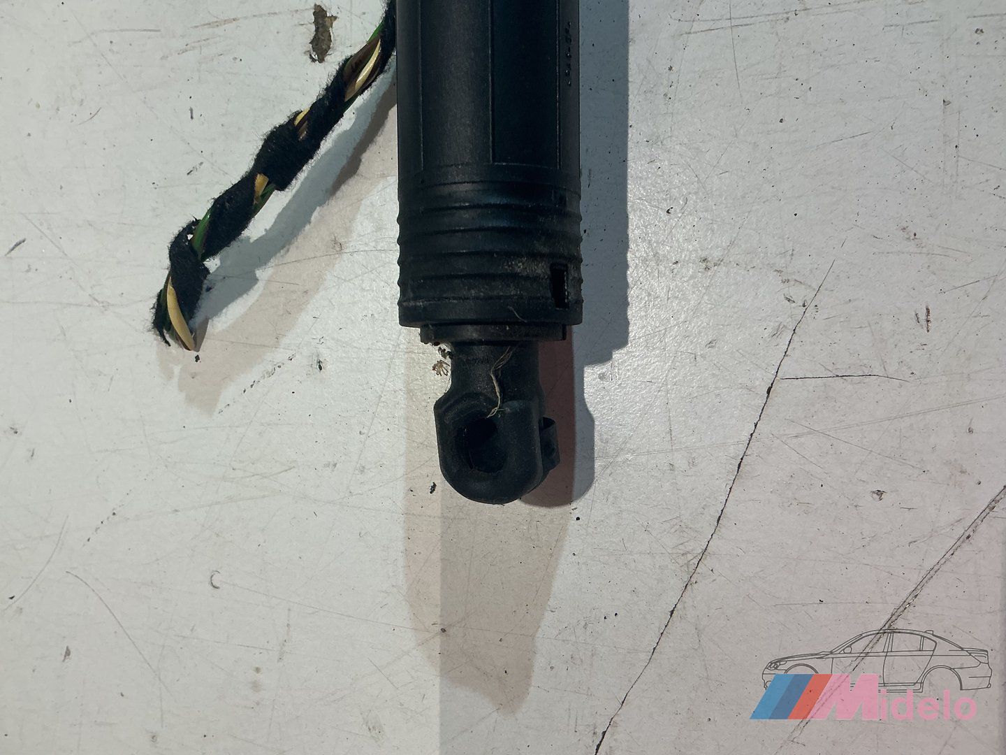 AUDI Q2 ELEKTRISCHE ACHTERKLEP VEER 81A827851A gas spring gas spring dampers rear lid single usado en Menorca foto 2