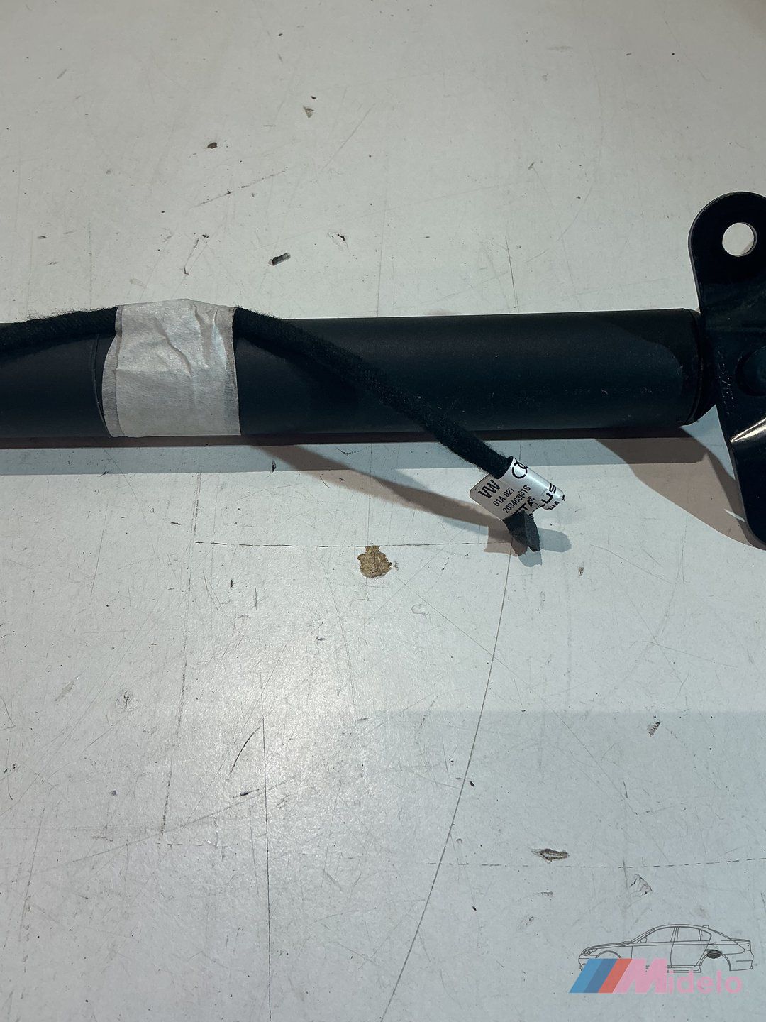 AUDI Q2 ELEKTRISCHE ACHTERKLEP VEER 81A827851A gas spring gas spring dampers rear lid single usado en Menorca foto 4