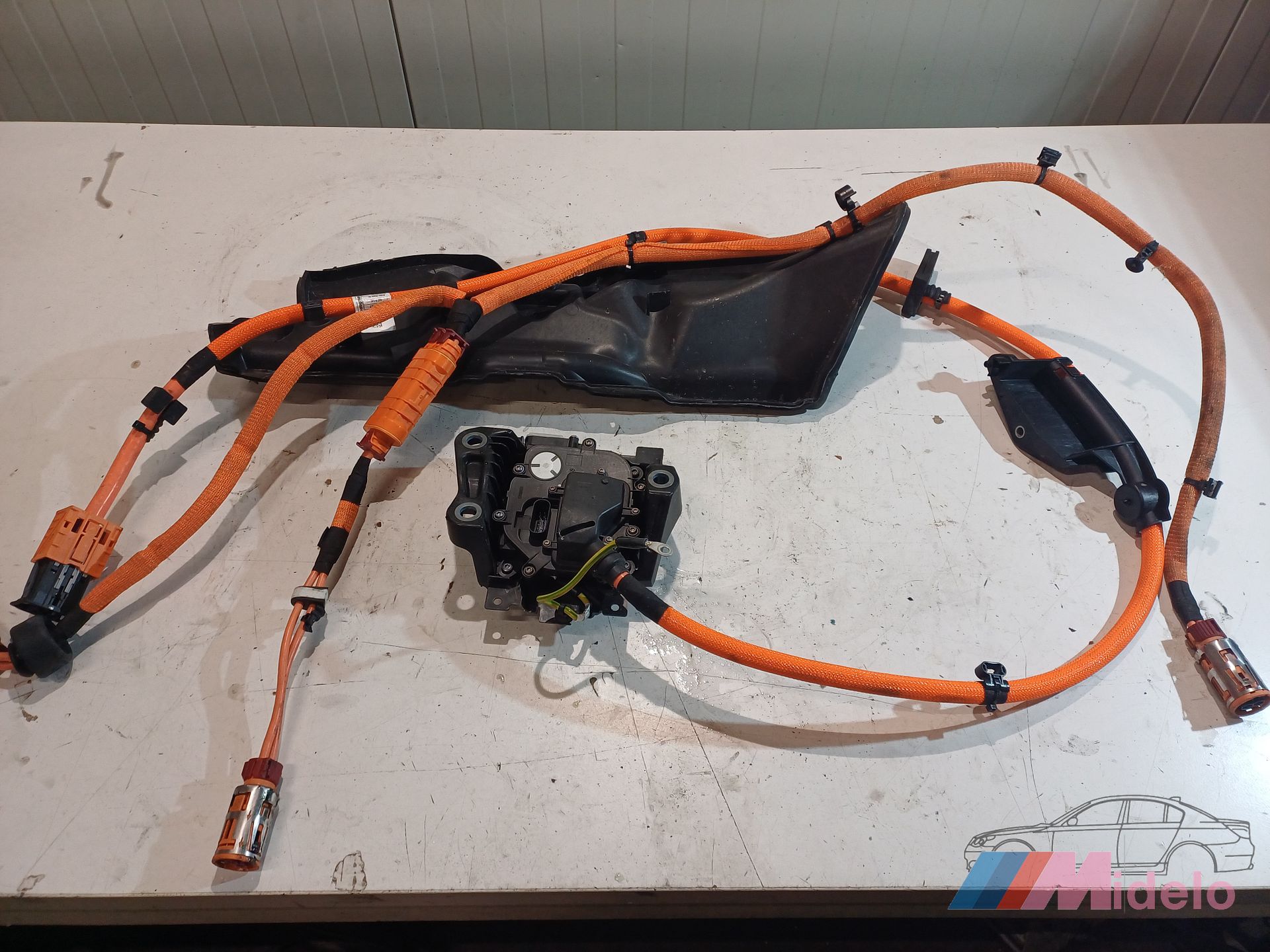 Oplaadaansluiting voor hybride bmw x5 e50 anio 2024 artikelnr 5a83130 charging cable hybrid usado en Menorca