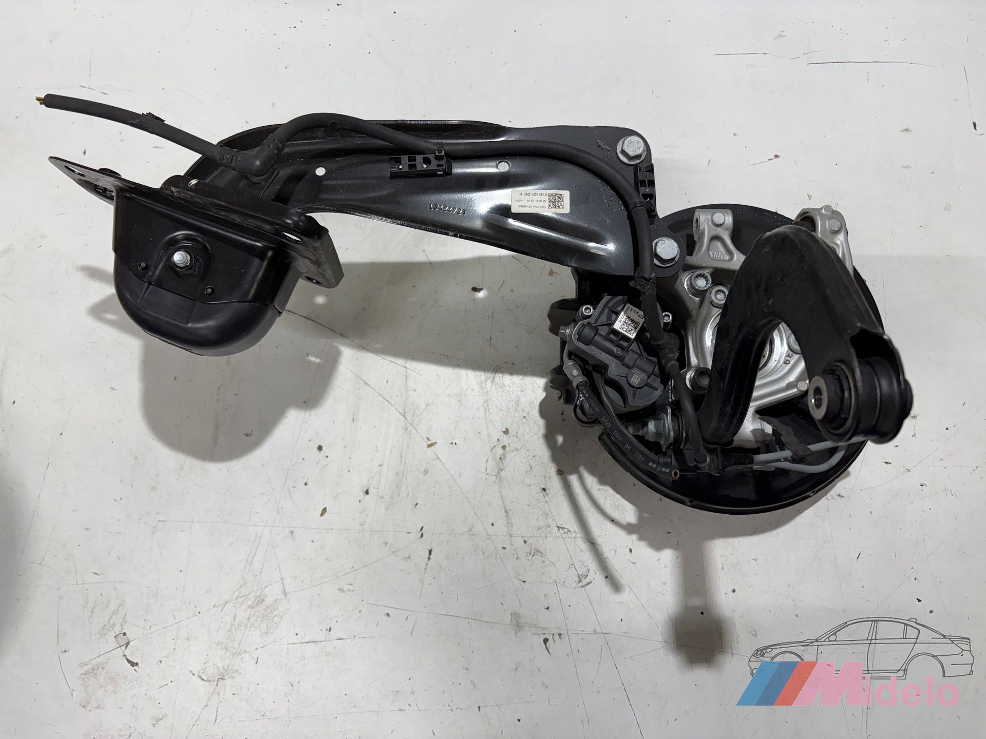 AUDI RS3 8Y FUSEE EN TOEBEHOREN 5Q0505435J fusee and accessories usado en Menorca