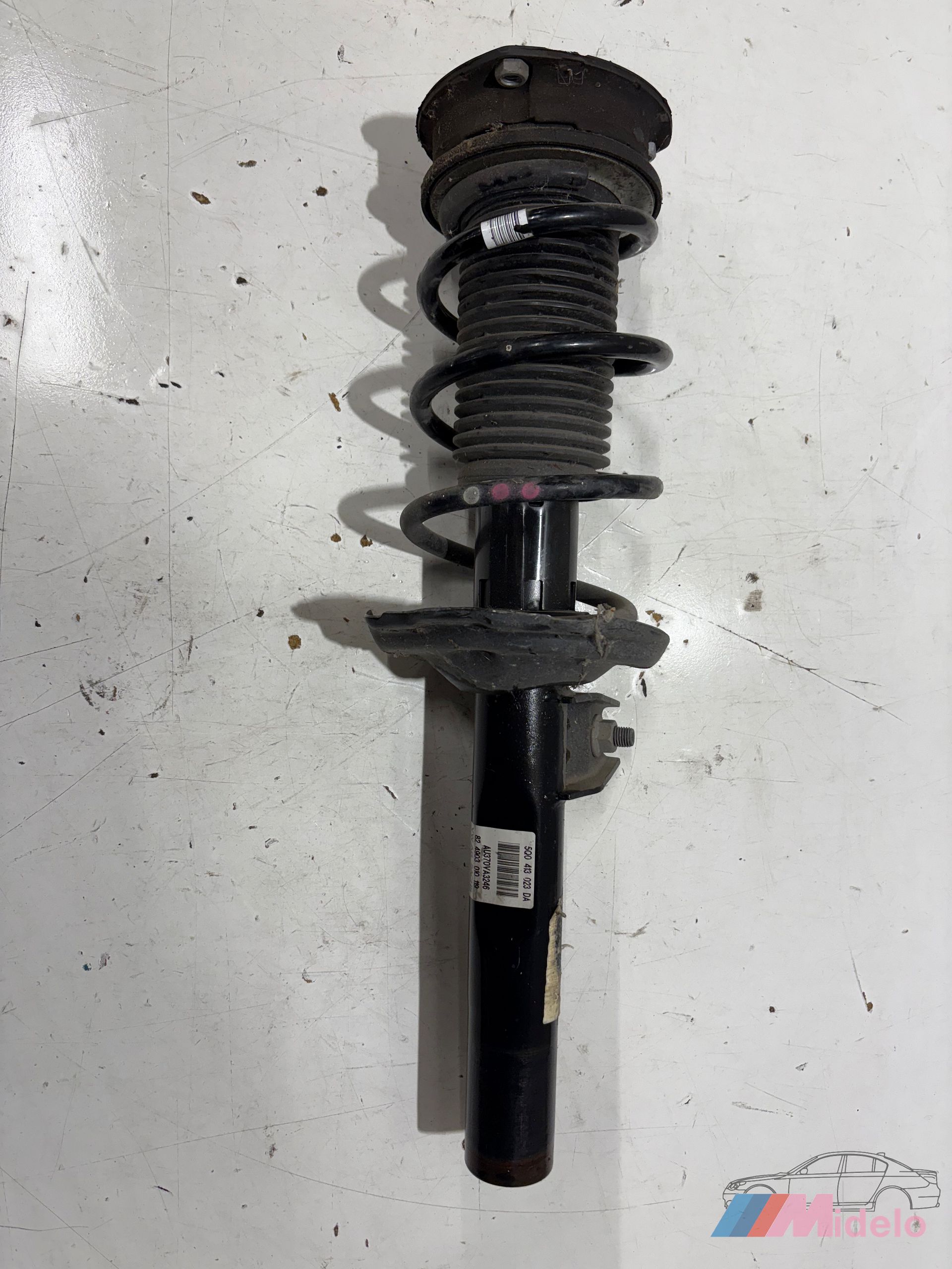 AUDI A3 8V SCHOKBREKER RECHTS VOOR 5Q0413023DA shock absorber single usado en Menorca