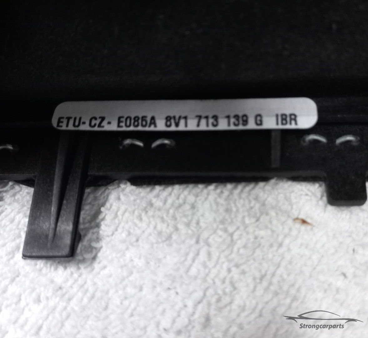 Audi A3 8V DSG Versnellingspook hoes S tronic 8V1713139G gear lever cover usado en Menorca foto 4