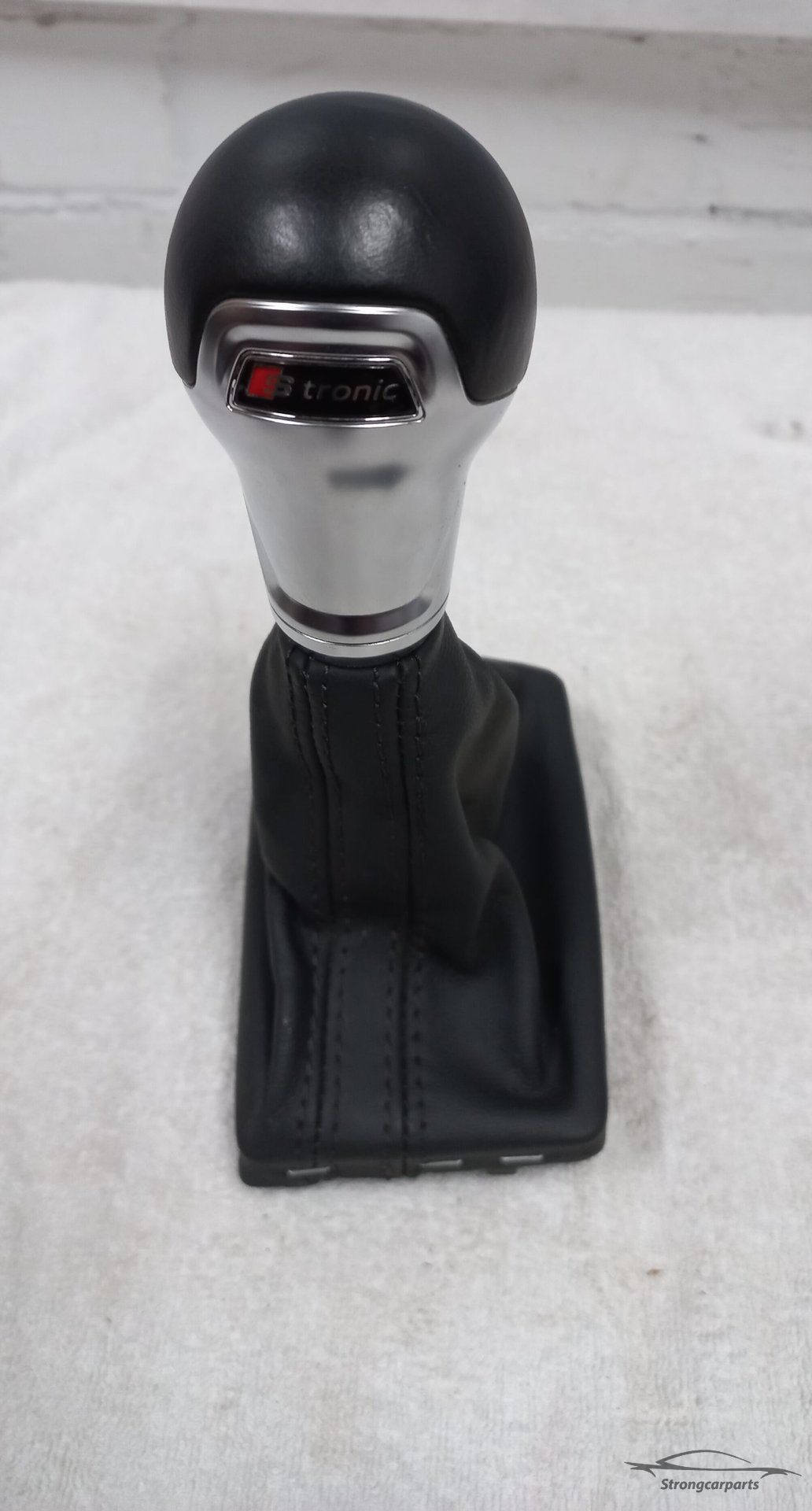 Audi A3 8V DSG Versnellingspook hoes S tronic 8V1713139G gear lever cover usado en Menorca foto 2