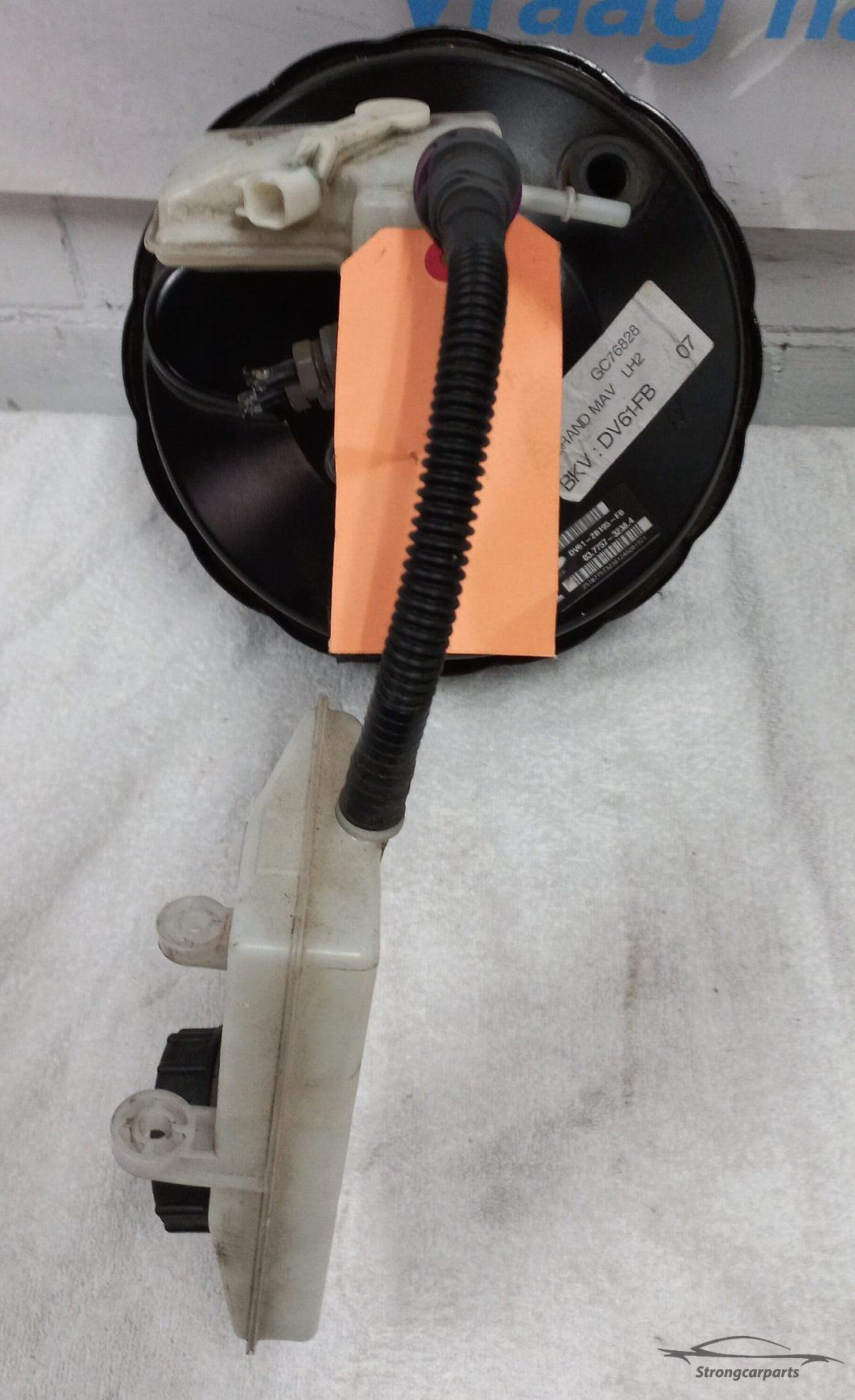 Rembekrachtiger Ford C-Max DXA DV612B195FB brake booster with master cylinder usado en Menorca