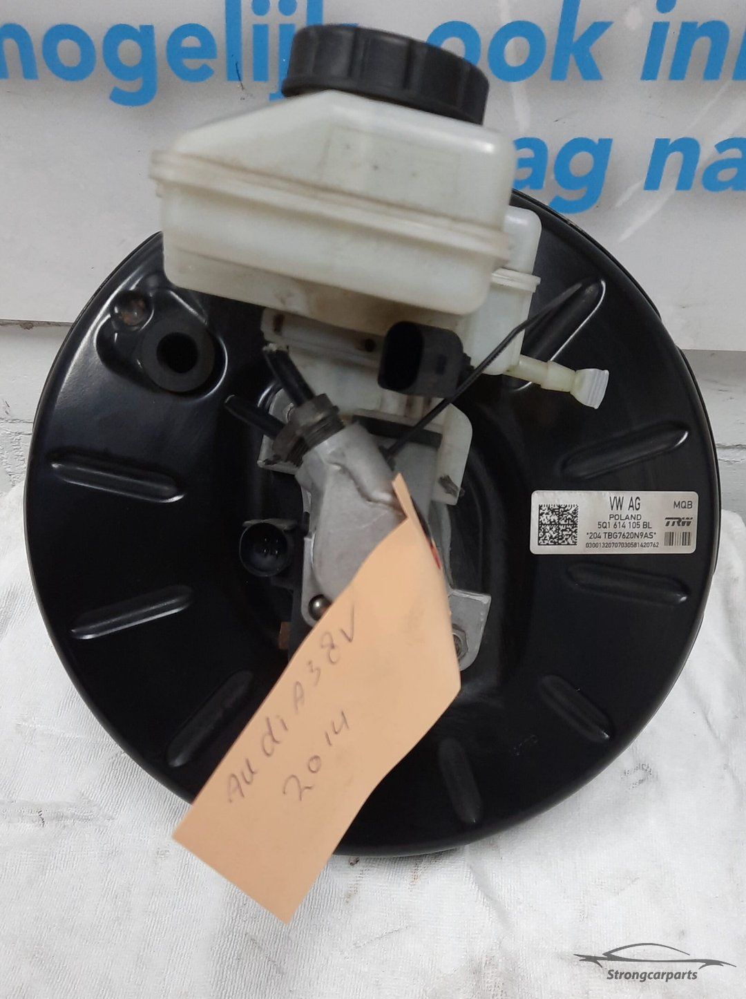Rembekrachtiger VW Golf 7 5G1 Audi A3 8V 5Q1614105BL brake booster with master cylinder usado en Menorca