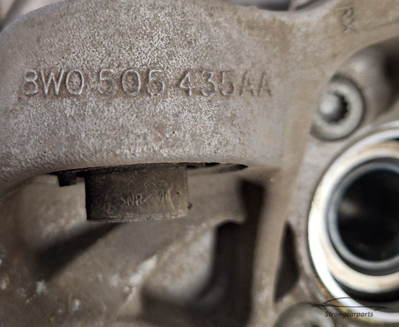 Fusee Audi A5 F5 S5 S4 A4 8W B9 4x4 links achter 8W0505435AA fusee and accessories usado en Menorca foto 3