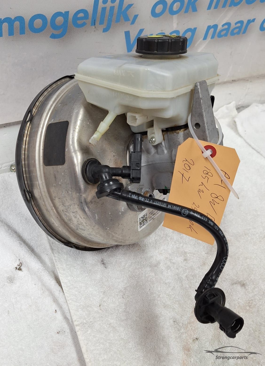 Rembekrachtiger met hoofdremcilinder Audi A4/A5 8W/5F 8W0612103B brake booster with master cylinder usado en Menorca