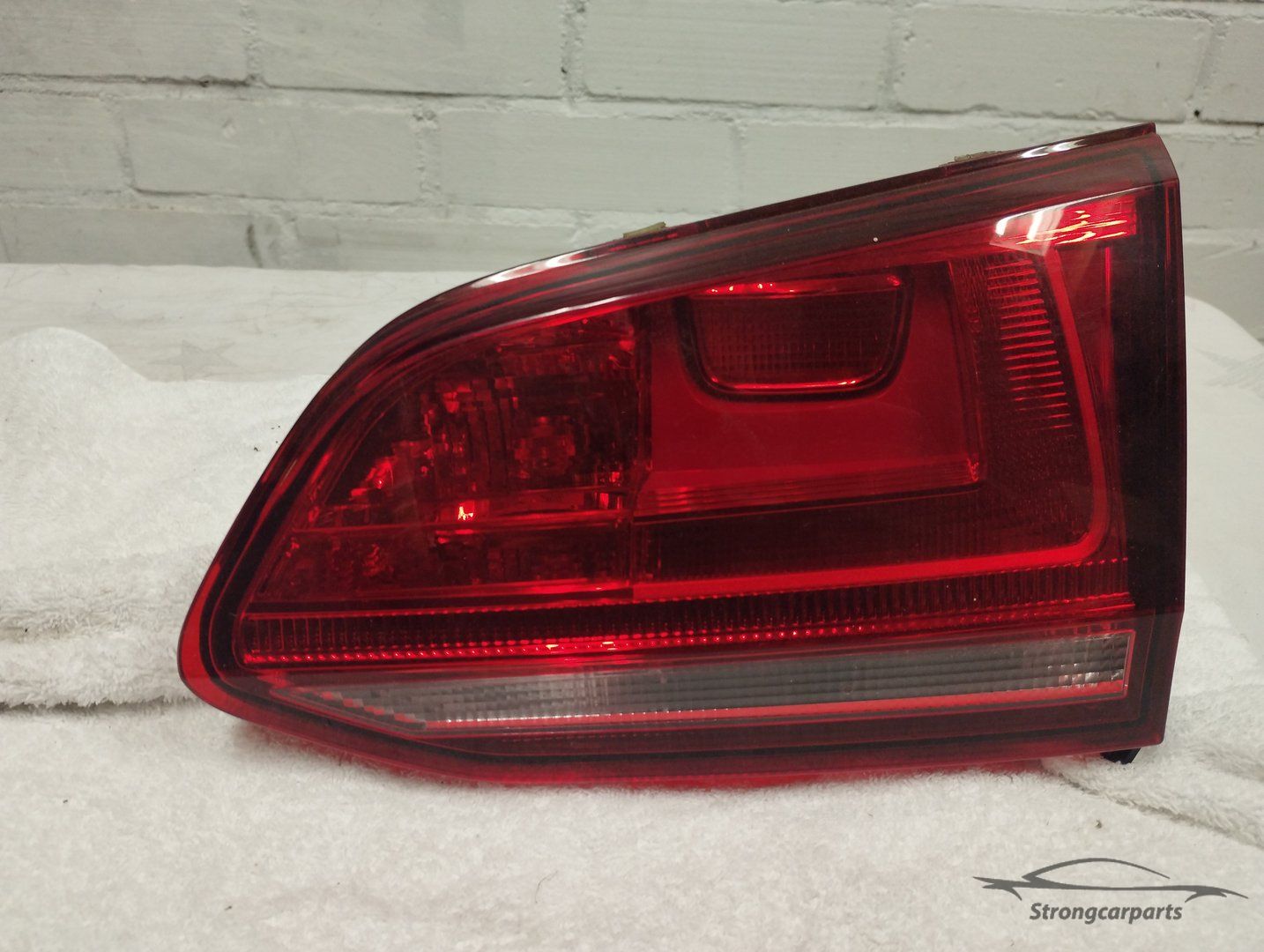 Achterlicht volkswagen Golf 7 variant rechts binnen 5G9945094D tail light single usado en Menorca