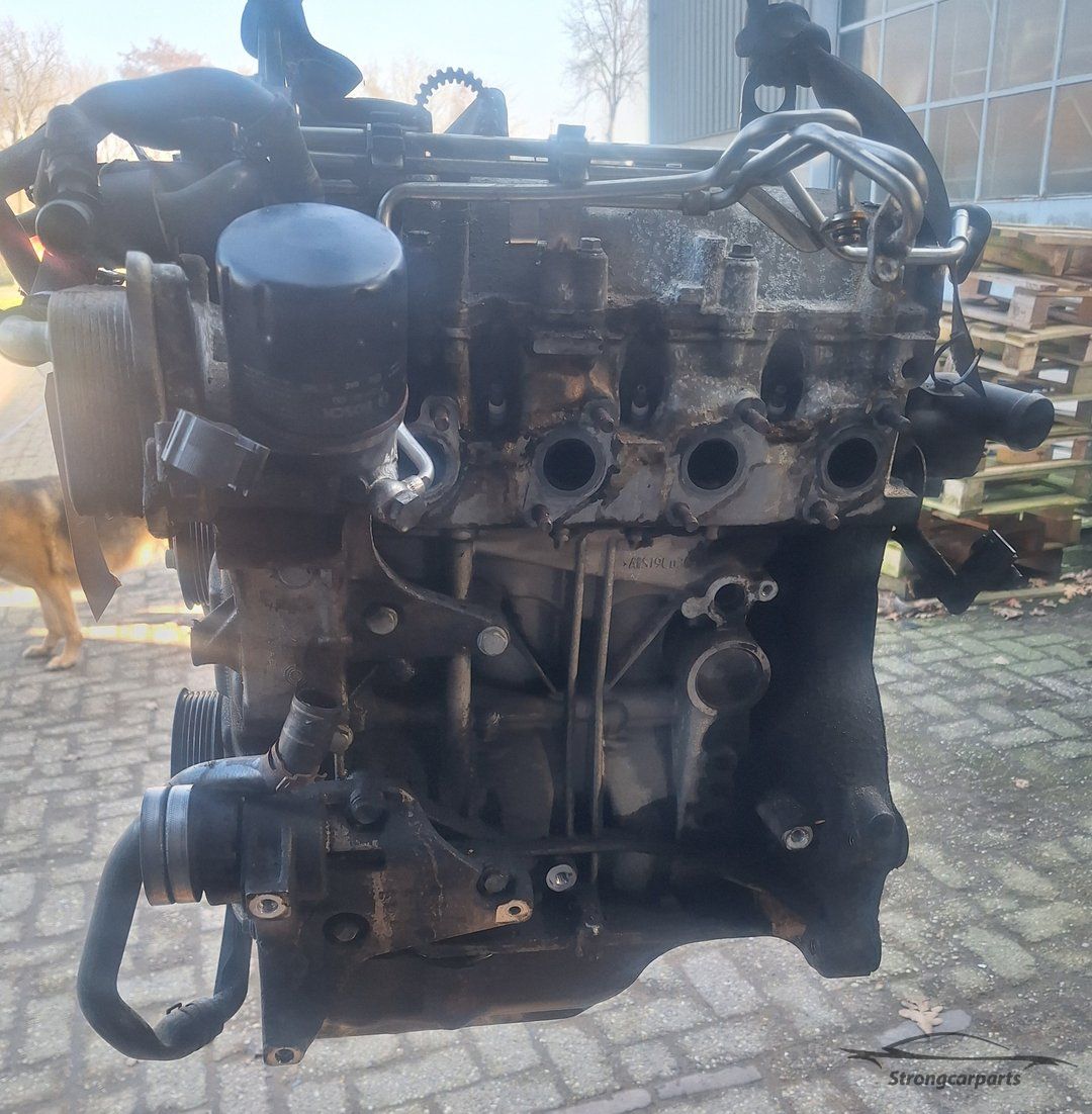 CBZ Motor kaal 1.2tsi VW Polo 6R 6C Motor loopt ketting is hoorbaar engine block bare usado en Menorca foto 2