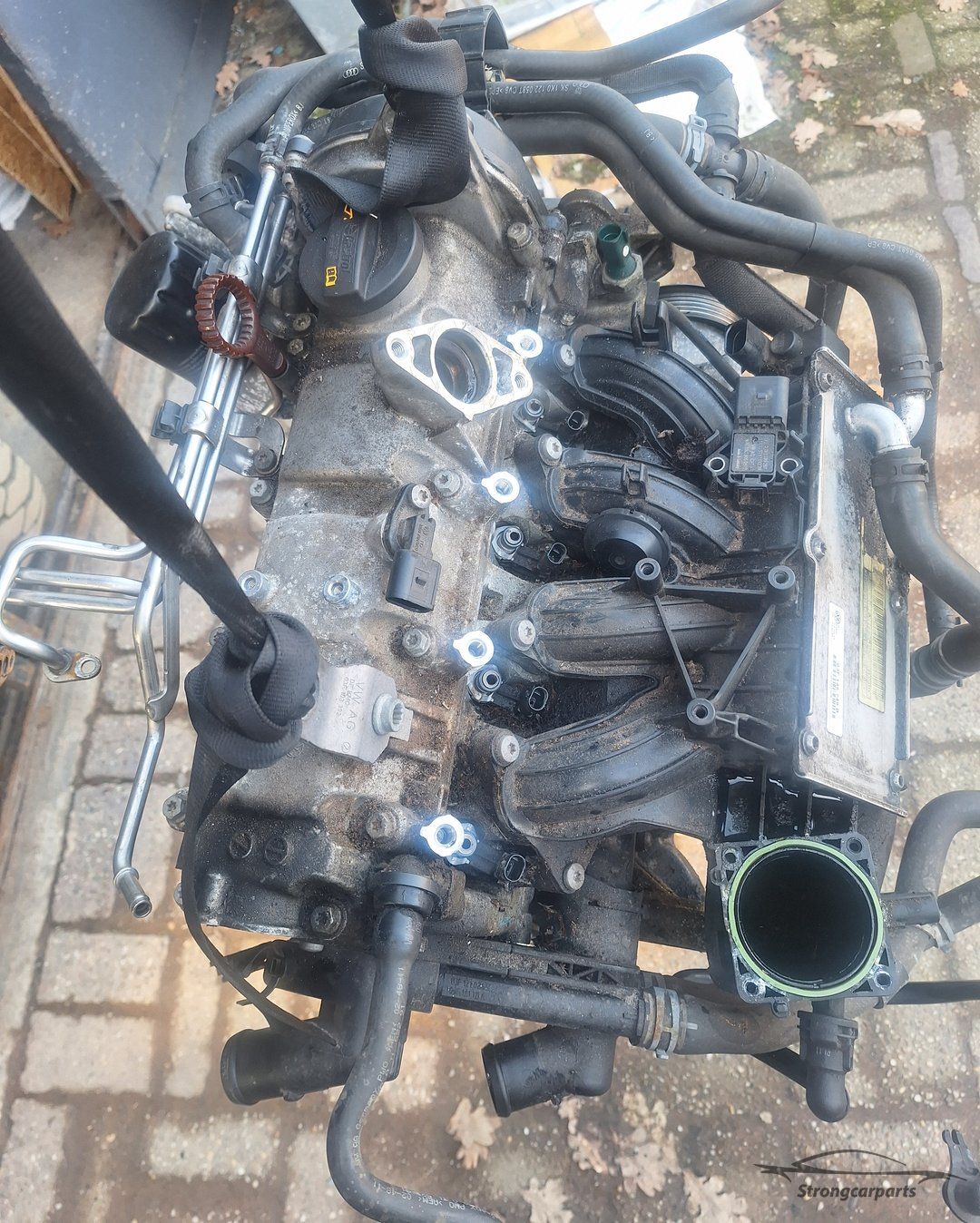 CBZ Motor kaal 1.2tsi VW Polo 6R 6C Motor loopt ketting is hoorbaar engine block bare usado en Menorca foto 5