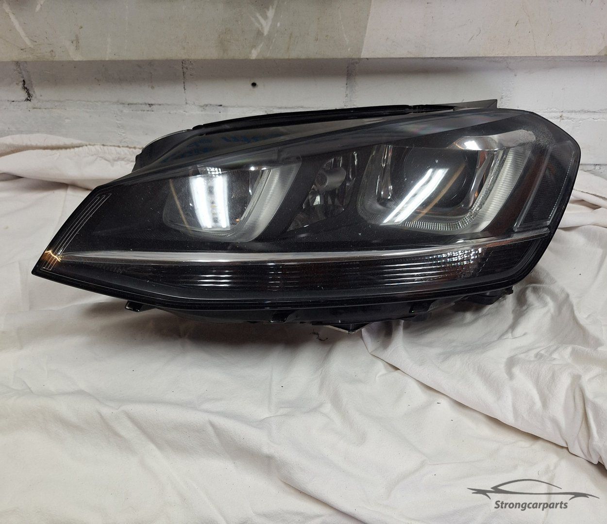 Xenon Led koplamp VW Golf 7 VII links voor 5G1941753 completo head lamp single usado en Menorca