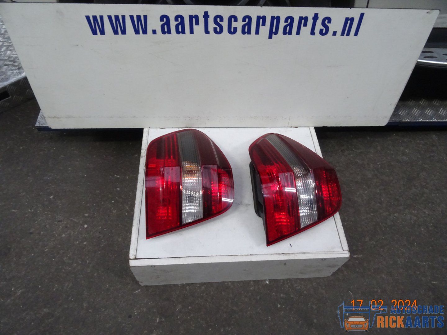 mercedes w 164 achterlamp links 1648203964 1648202164 headlight left and right usado en Menorca