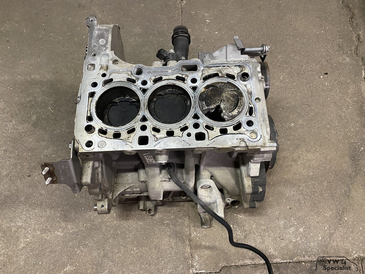 Mini One F56 75KW B38A12A motor defect motor engine block bare usado en Menorca