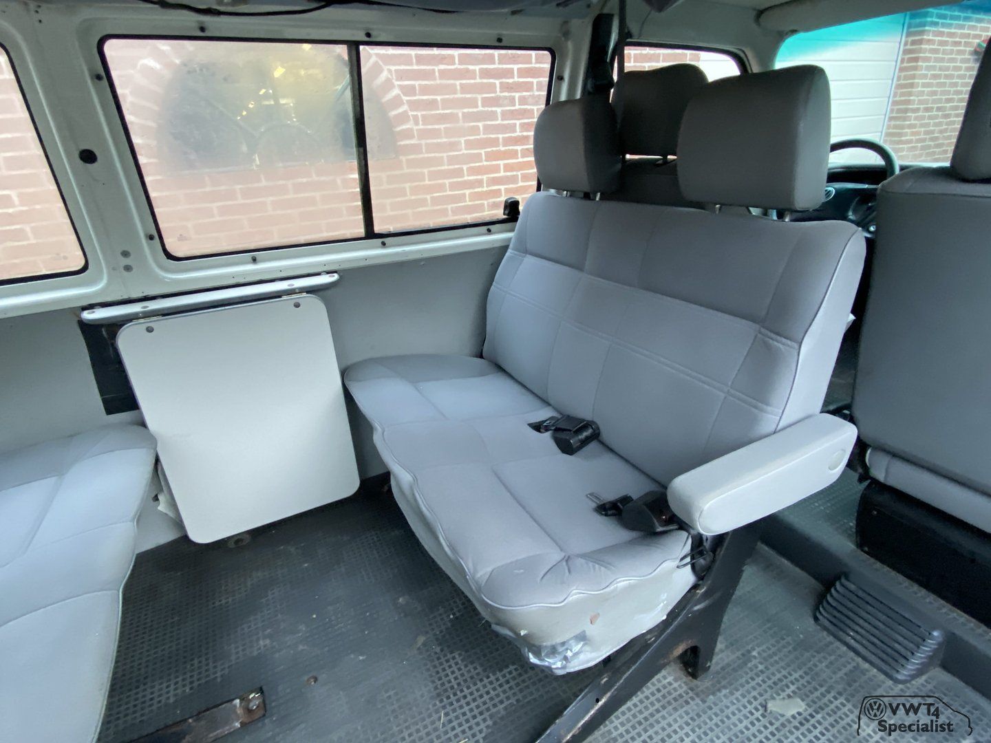 Volkswagen Transporter VW T4 7-persoons interieur chairs and bench usado en Menorca foto 3