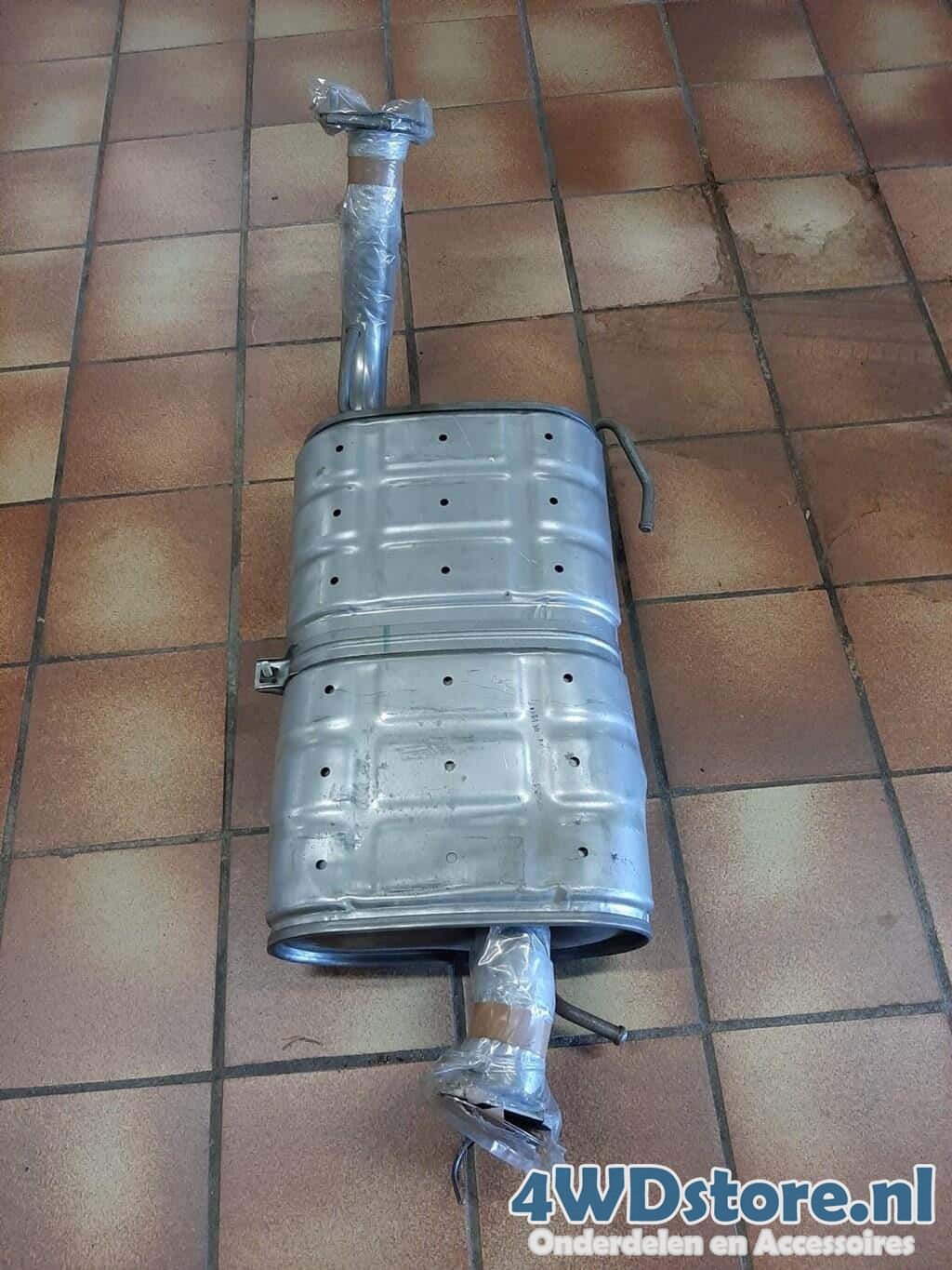 Middendemper Nissan Patrol Y60 GR 2.8 - 2010034j25 muffler middle muffler usado en Menorca