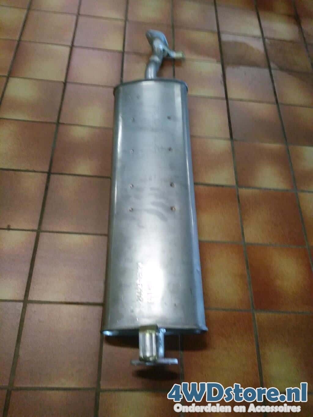 Middendemper Ssangyong Musso 290 - 2442005020 muffler middle muffler usado en Menorca