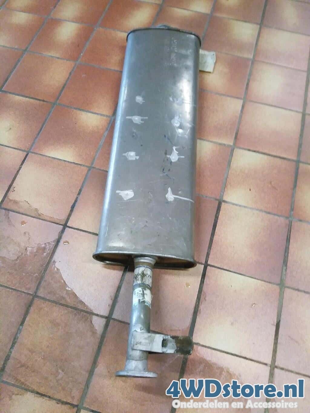 Middendemper Ssangyong Korando 2.9 - 2442006020 muffler middle muffler usado en Menorca