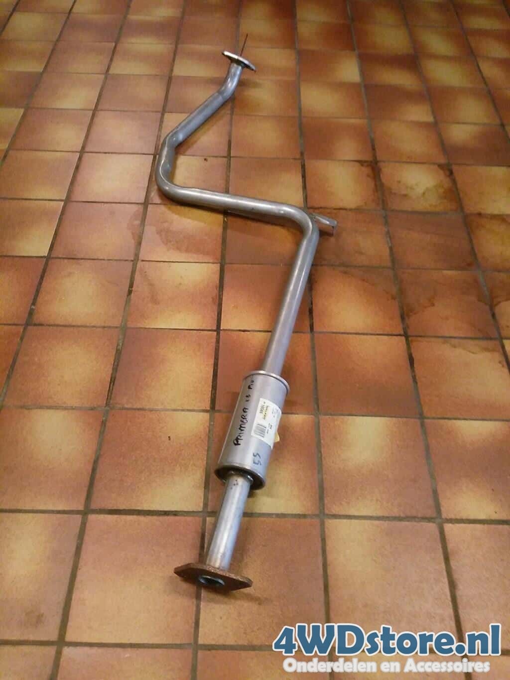 Middendemper Nissan PLlantaera P10 1.6 muffler middle muffler usado en Menorca