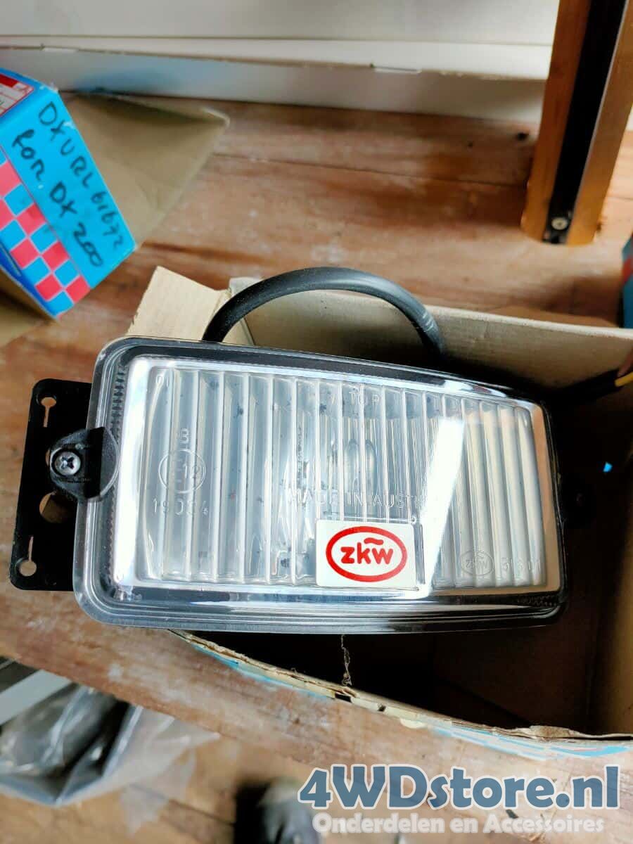 ZKW Mistlamp nuevo spotlight usado en Menorca