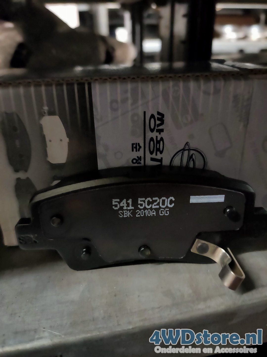 Ssangyong Tivoli Remblokken ACHTER 48413350B0 brake pad set usado en Menorca foto 2