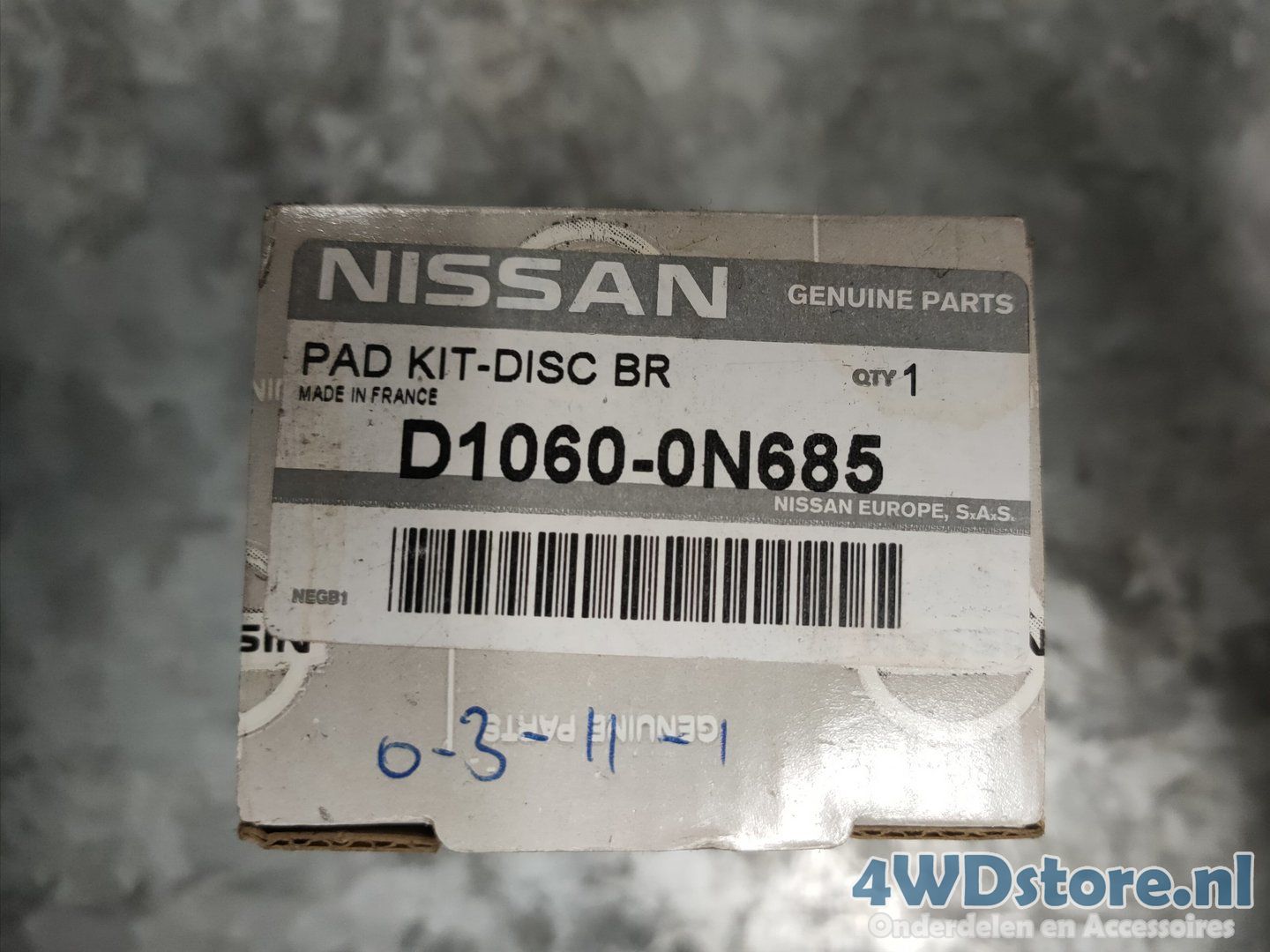 Nissan Almera remblokset voor D10600N685 brake disk and brake pads left and right usado en Menorca foto 2