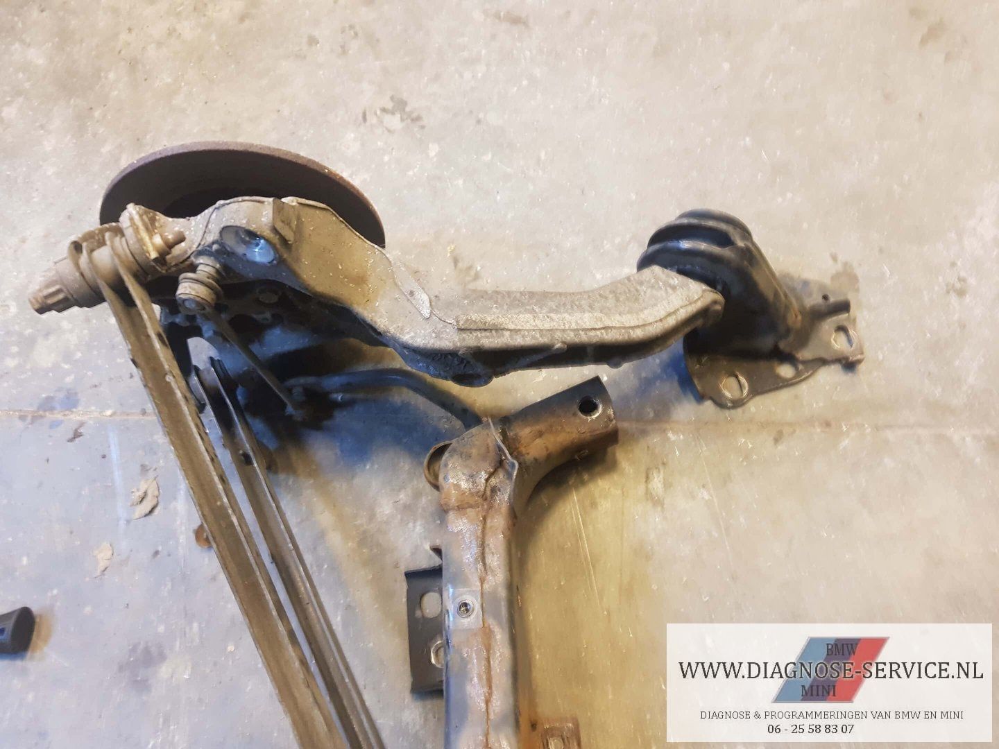 Mini one Cooper s R56 2006-2013 achteras draagarm fuseestuk rear axle usado en Menorca foto 3