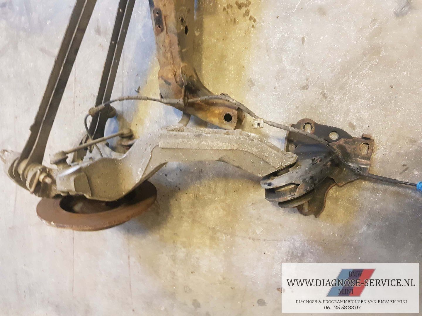 Mini one Cooper s R56 2006-2013 achteras draagarm fuseestuk rear axle usado en Menorca foto 4