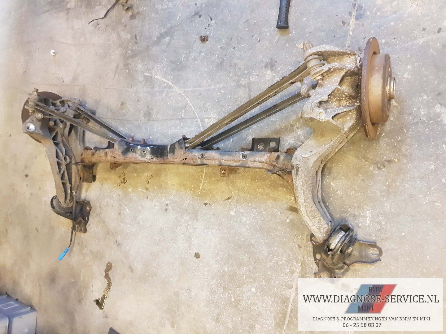 Mini one Cooper s R56 2006-2013 achteras draagarm fuseestuk rear axle usado en Menorca foto 2