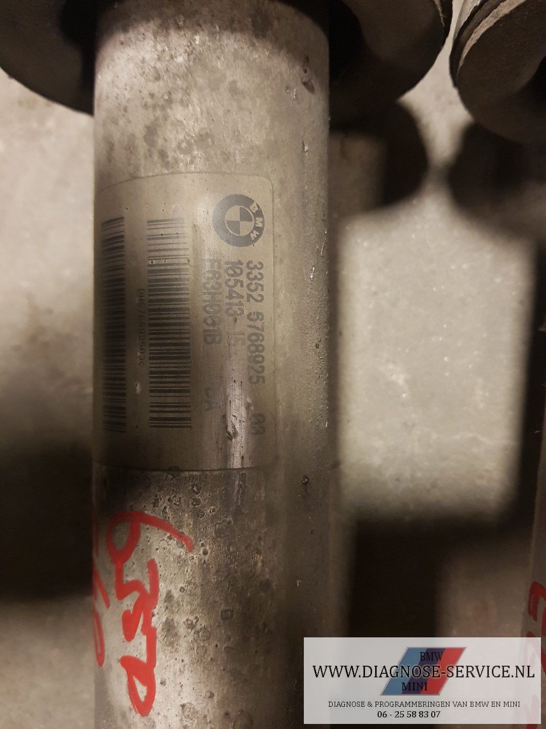 BMW 635d E64 Set schokdempers achter 33526768925 shock absorber left and right usado en Menorca foto 2