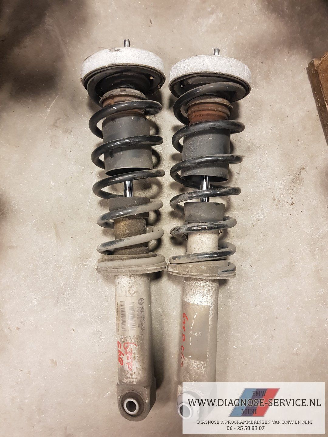 BMW 635d E64 Set schokdempers achter 33526768925 shock absorber left and right usado en Menorca foto 3