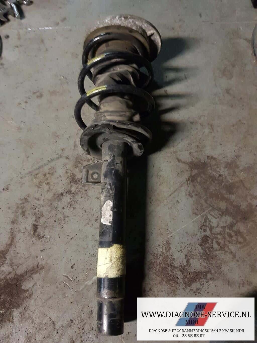 BMW M3 E46 veerpoor rechts originalineel nummer BMW 2283104 strut complete single usado en Menorca