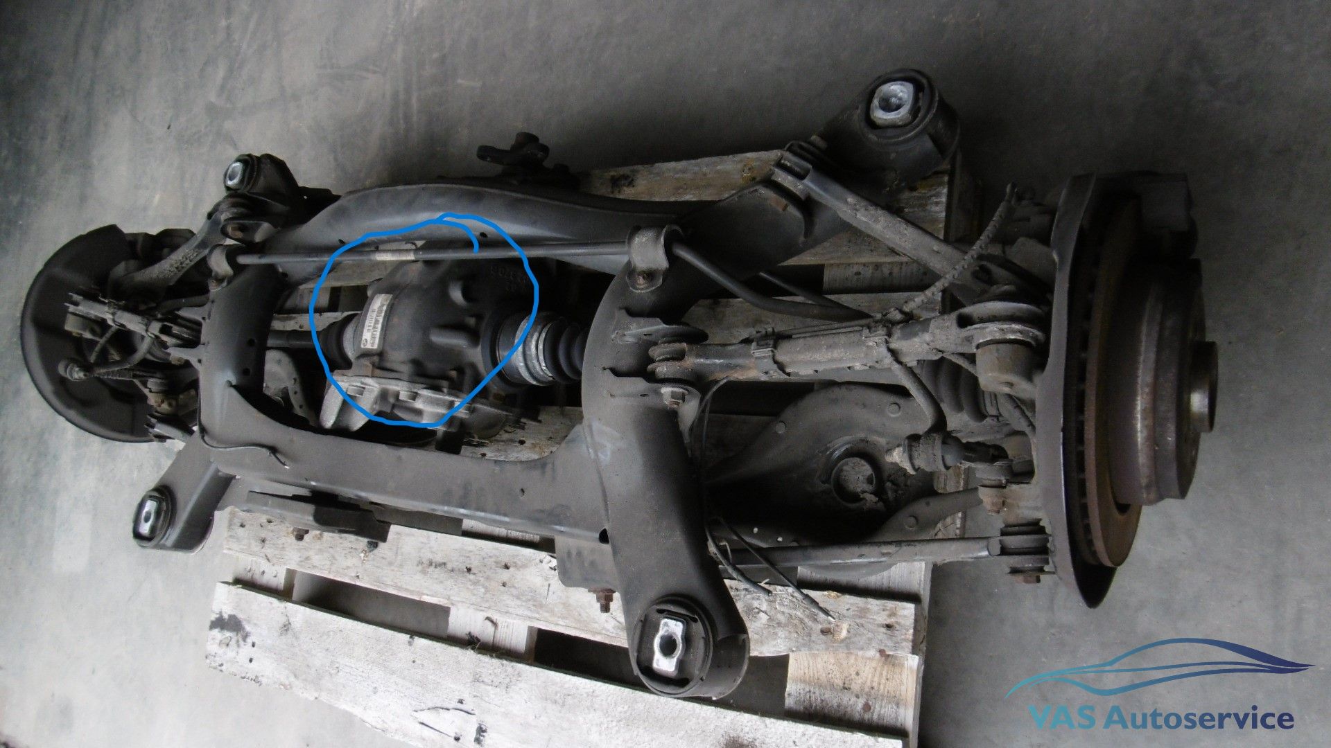 Achterbrug subframe BMW 3-serie F30-31 swing arm usado en Menorca