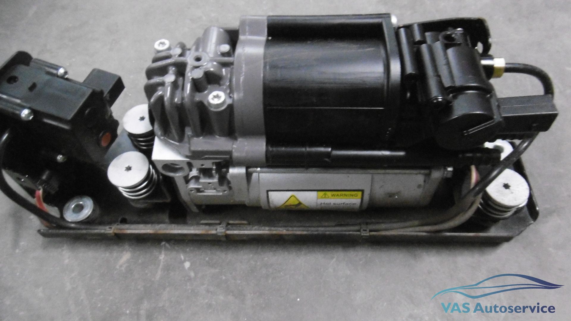 Luchtpomp compressor BMW 5 en 7-serie F11 37 20 6 875 176 compressor air pump suspension usado en Menorca