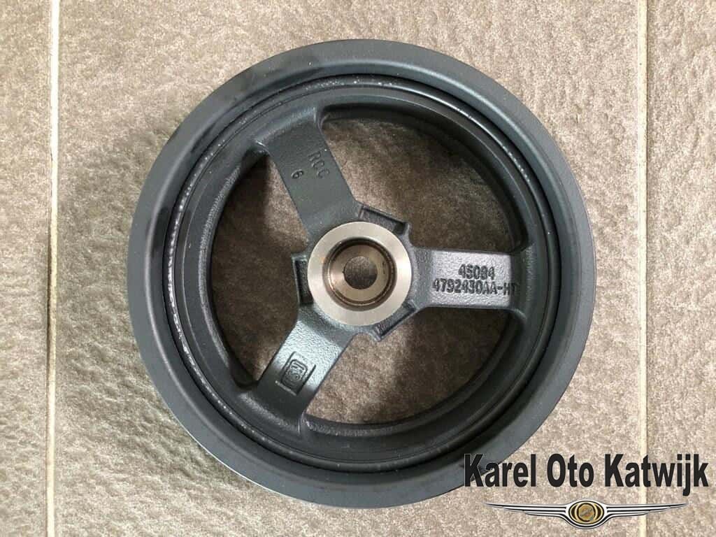 Krukaspoelie 2.7 Liter Chrysler 300 M / Chrysler Concorde / Chrysler Intrepid 1998-2004 crankshaft pulley usado en Menorca foto 2
