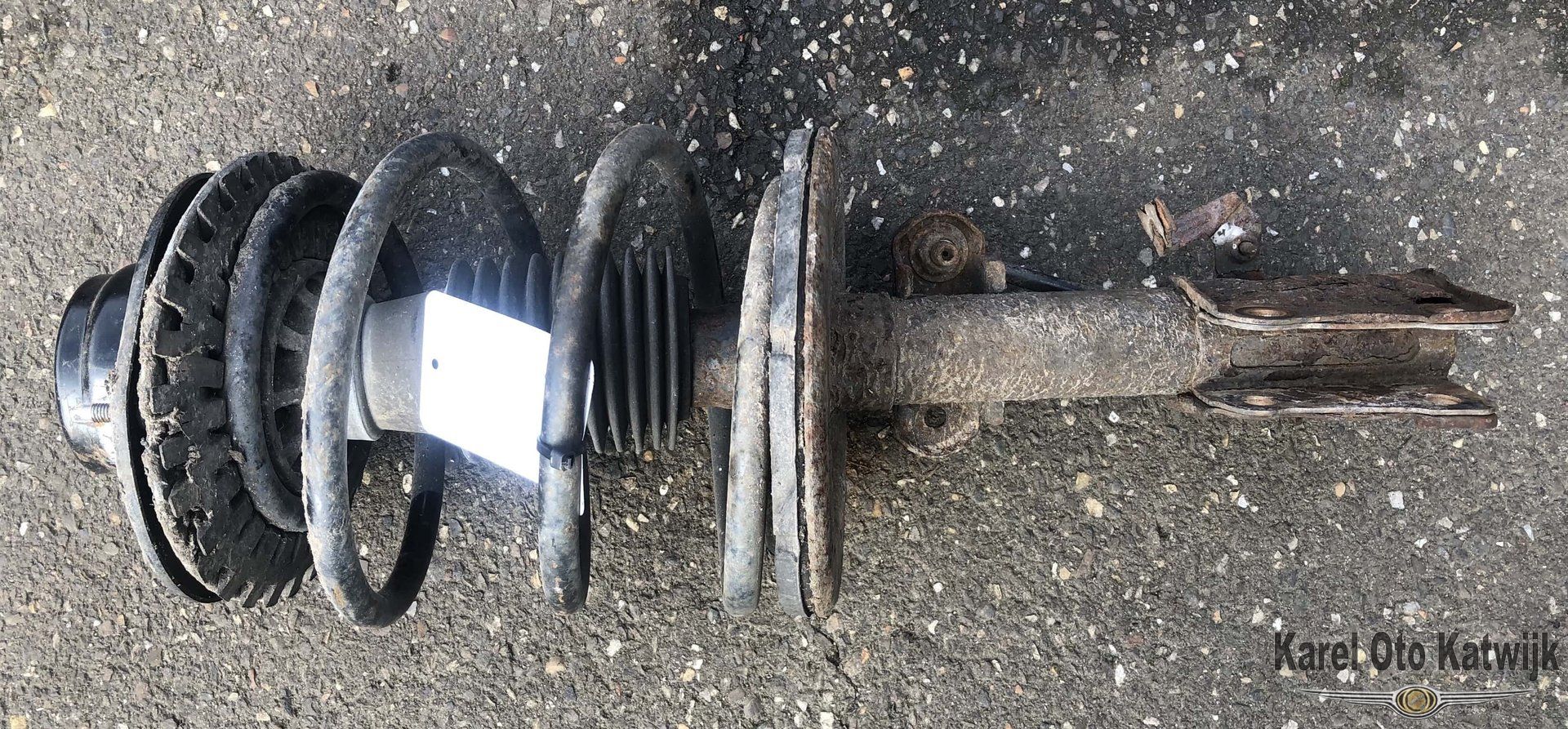 Veerpoot Chrysler Voyager / Grand Voyager 2004-2008 strut complete single usado en Menorca