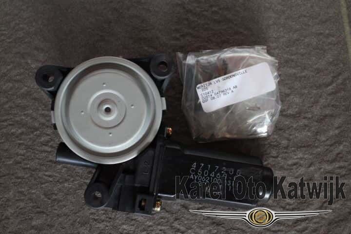 Raammotor rechts voor Chrysler Voyager / Grand Voyager electric window control engine usado en Menorca