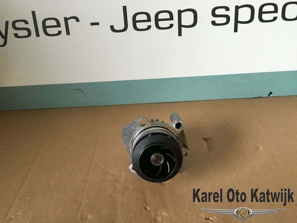 Waterpomp Jeep Compass 2.4 / Jeep Patriot 2.4 2007-2012 water pump usado en Menorca
