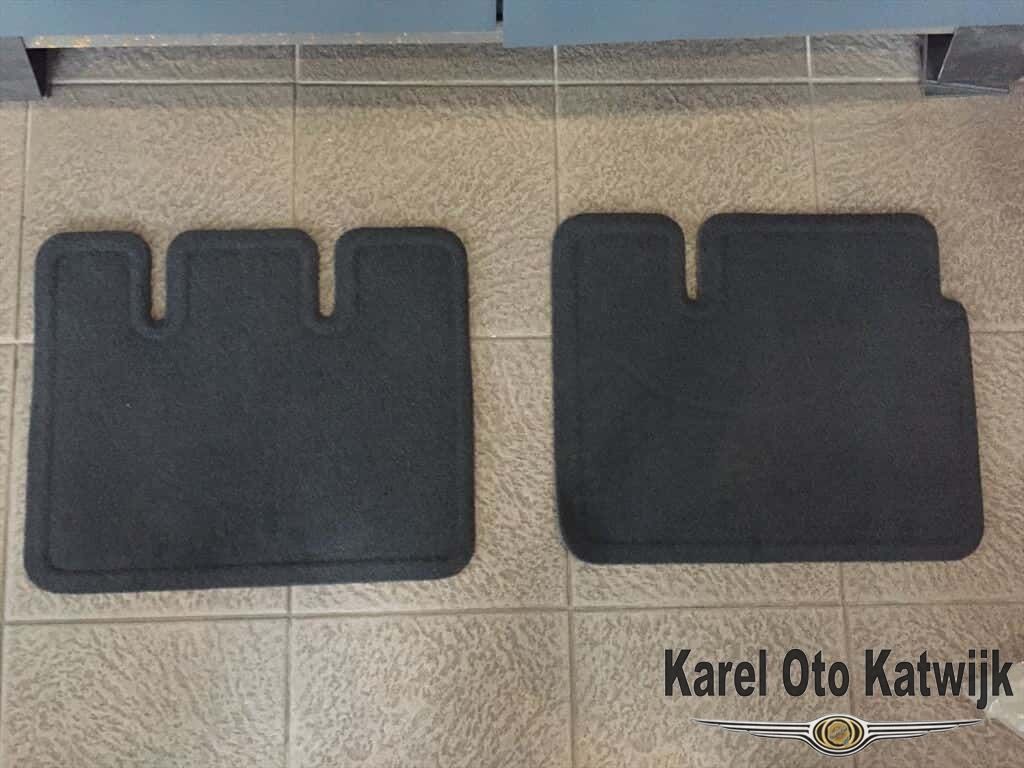 Mattenset achter Jeep Wrangler 2007-2010 car mats complete usado en Menorca