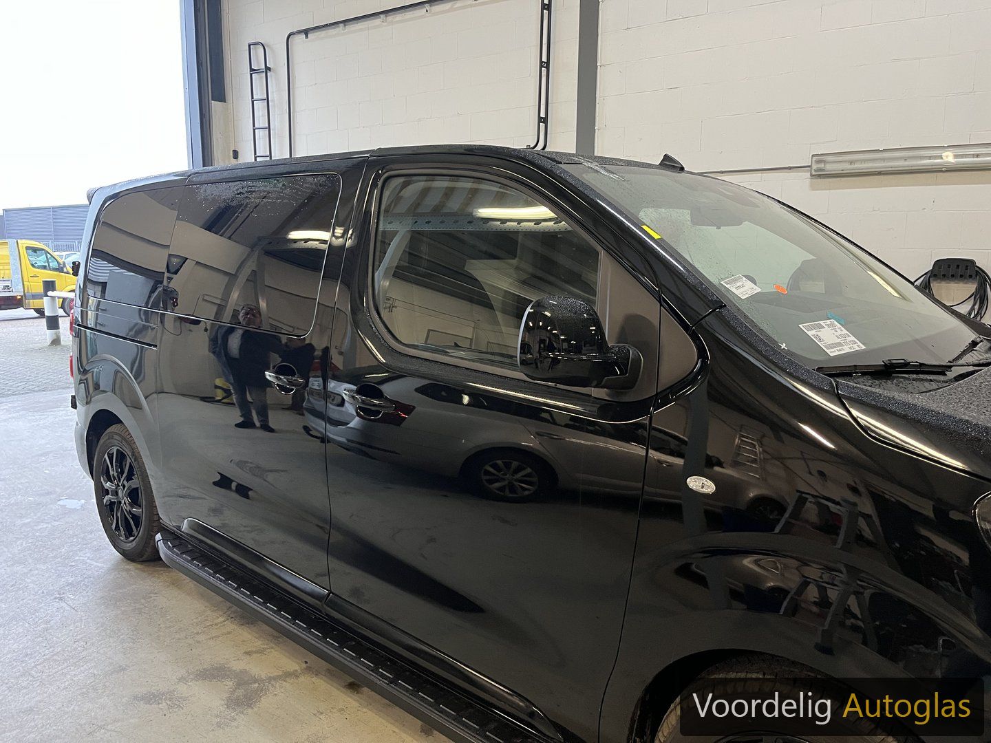 Glaslock panelen peugeot expert vanaf 2016 other windows and accessories usado en Menorca foto 2