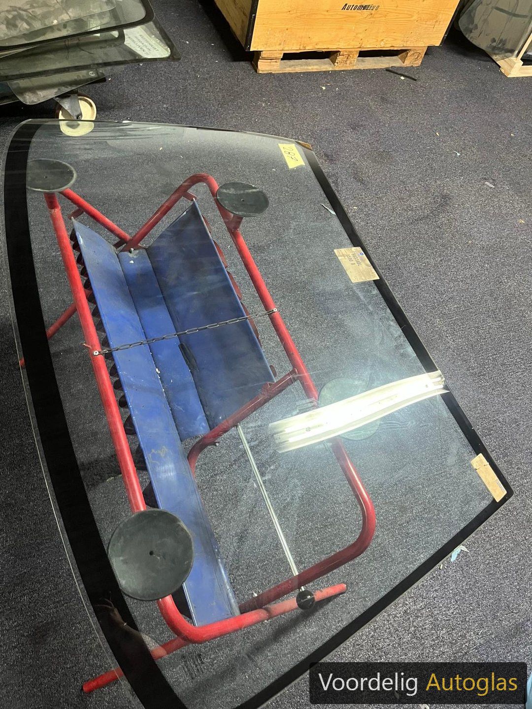 MITSUBISHI LANCER IV C60 01/89 - 12/92 4D SEDAN VOORRUIT GELAAGD BLAUW front windscreen usado en Menorca