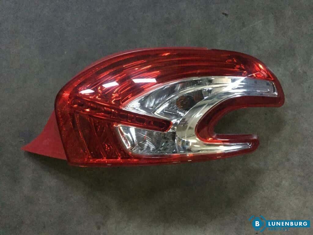 Achterlichten Peugeot 208 2015 tail light left and right usado en Menorca