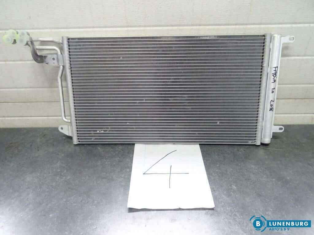 Condensor Skoda Fabia 3 2018 condenser air conditioning radiator usado en Menorca