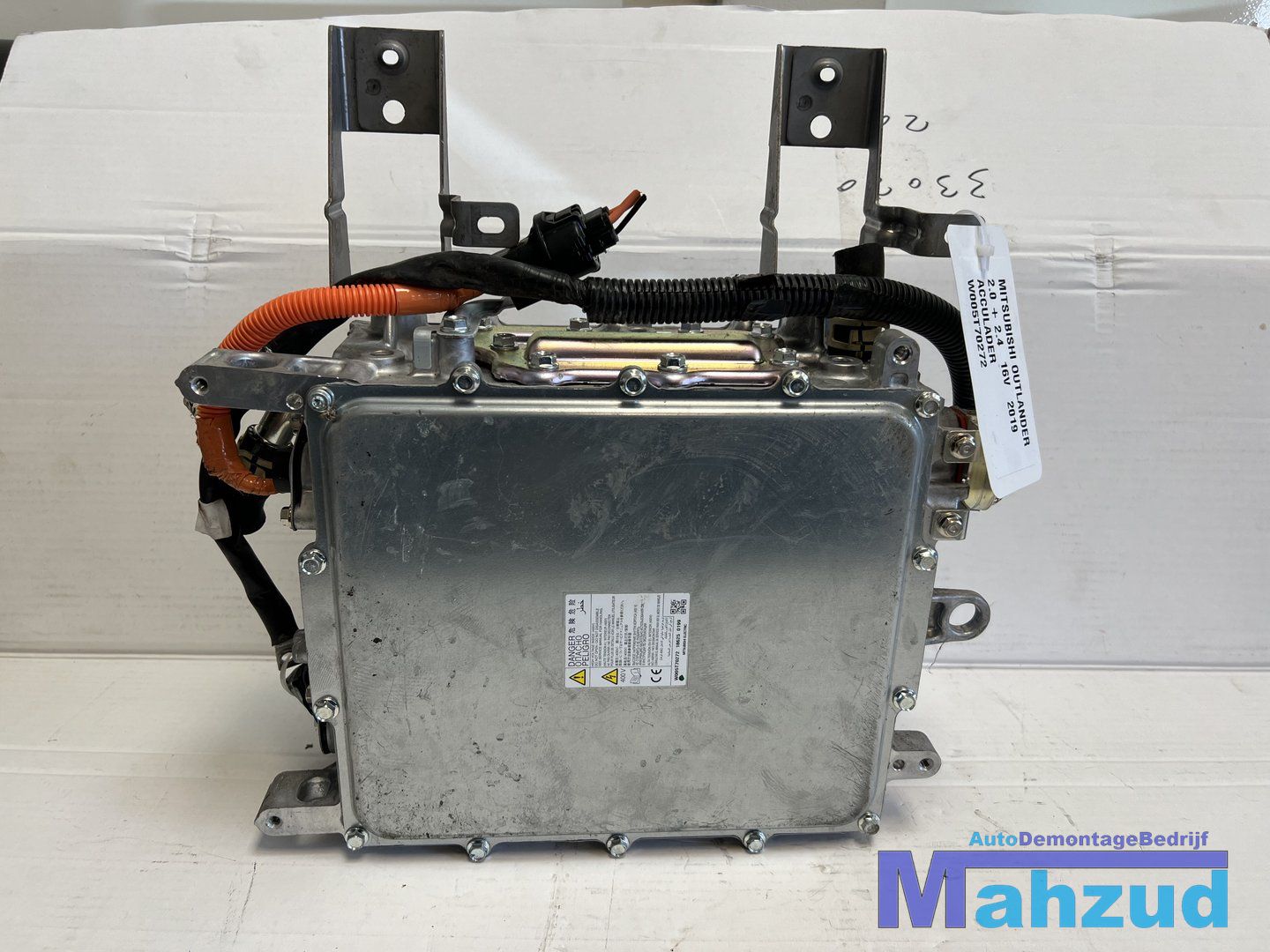 MITSUBISHI OUTLANDER PHEV 2.0 16V 4x4 Acculader W005T70272 battery charger usado en Menorca