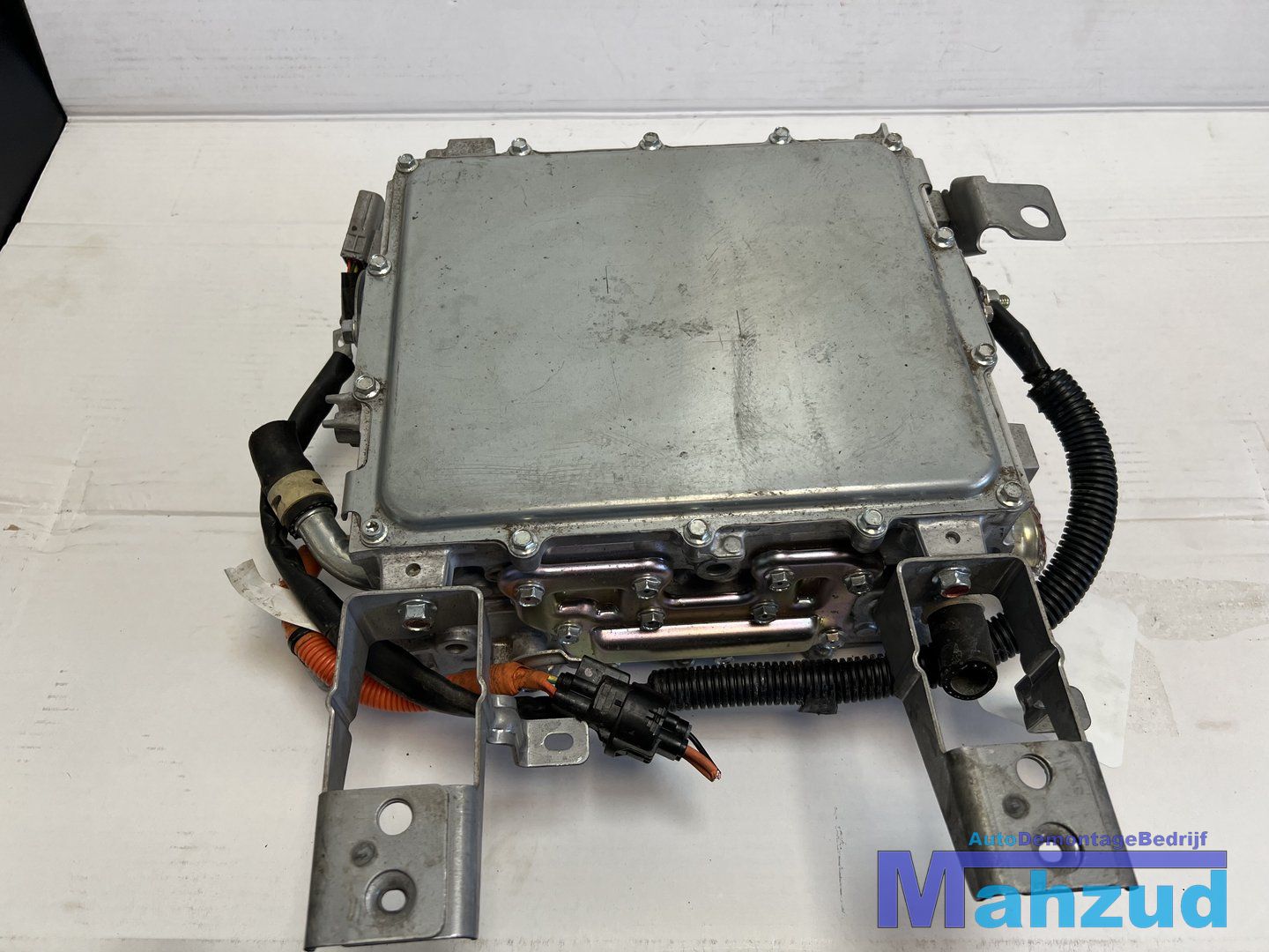 MITSUBISHI OUTLANDER PHEV 2.0 16V 4x4 Acculader W005T70272 battery charger usado en Menorca foto 4